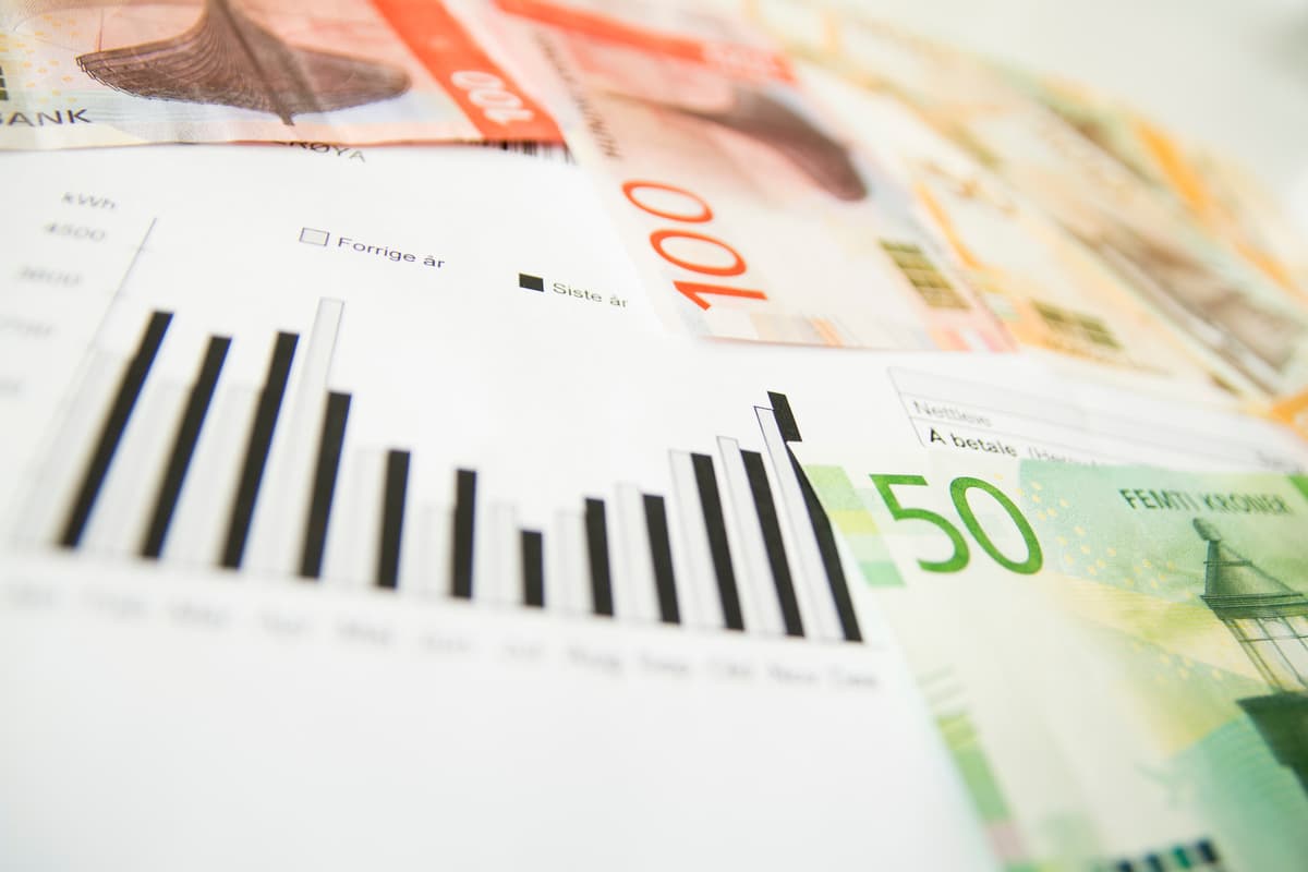 Strømregning og pengesedler Strømregning og pengesedler